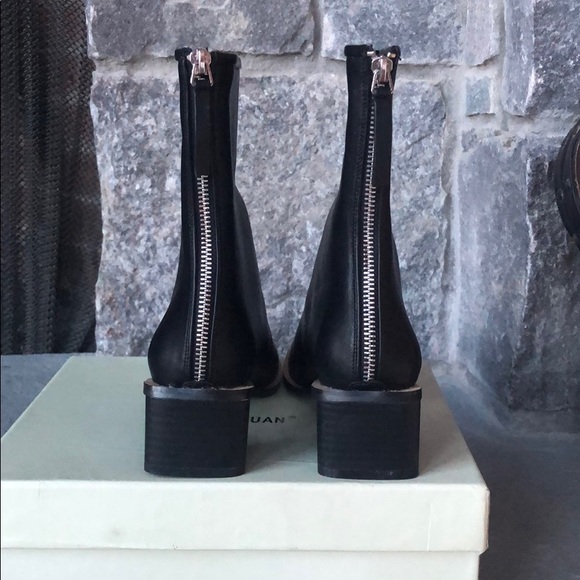 Simply adorable booties size 7 - Picture 2 of 5